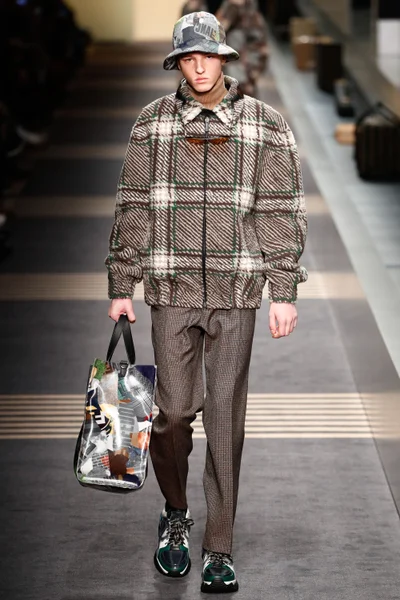 Look 40